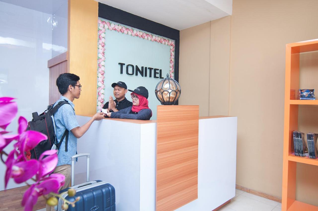 Tonitel Hotel Malioboro Yogyakarta Exterior foto